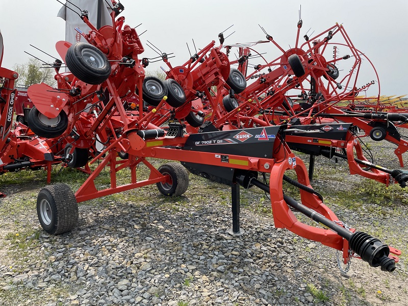 2023 KUHN GF 7902 T GII HAY TEDDER