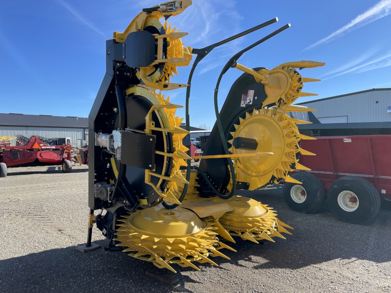 2023 NEW HOLLAND 750B SFI PLUS 10 ROW CORN HEAD ***CASH PRICE***