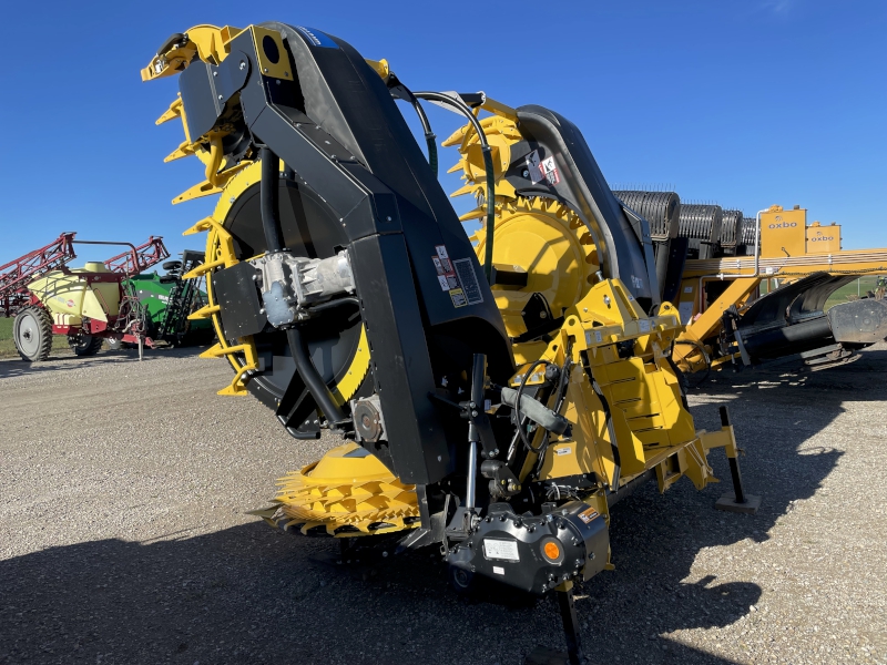 2023 NEW HOLLAND 750B SFI PLUS 10 ROW CORN HEAD ***CASH PRICE***