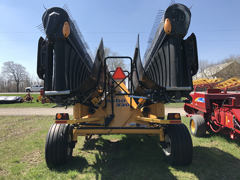 2014 OXBO 330 TRIPLE HEAD HAY & FORAGE WINDROW MERGER