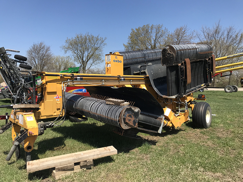 2014 OXBO 330 TRIPLE HEAD HAY & FORAGE WINDROW MERGER