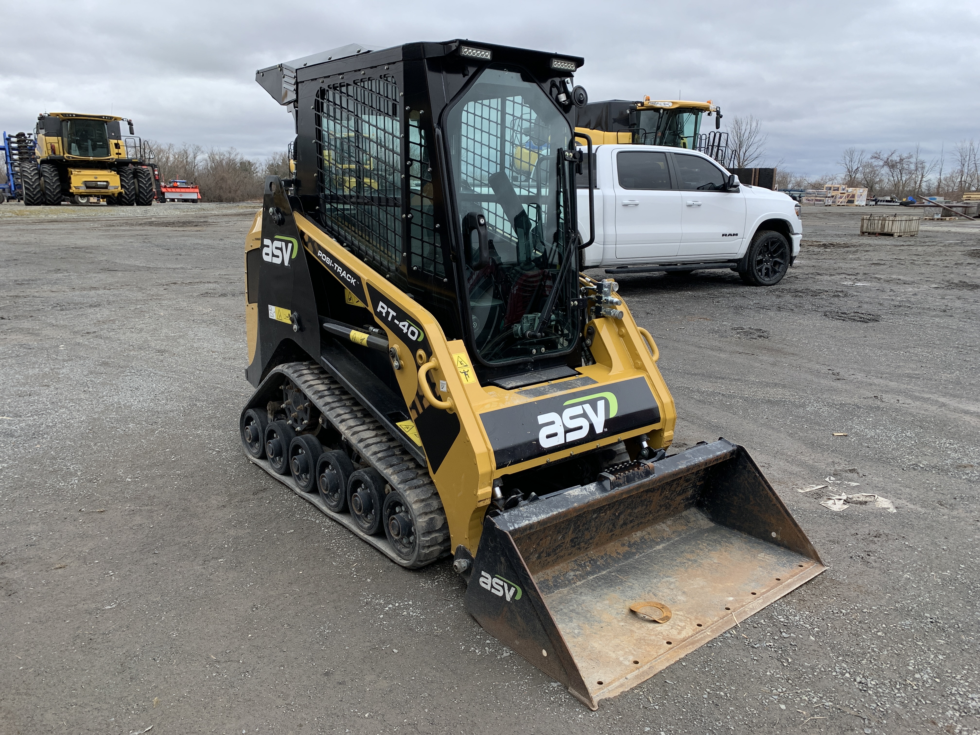2023 RT-40 COMPACT TRACK LOADER