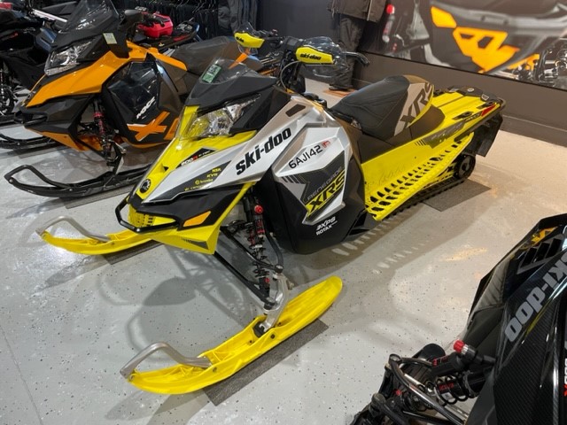 2016 SKI-DOO 800 XRS SNOWMOBILE
