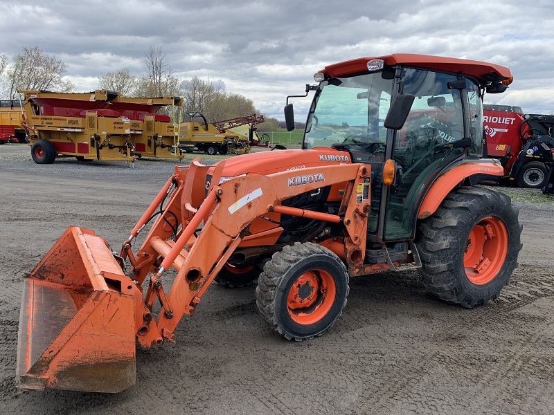 2013 KUBOTA L4060 TRACTOR + LOADER