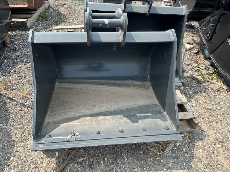 2021 AMI ATTACHMENTS 36 INCH DITCHING BUCKET