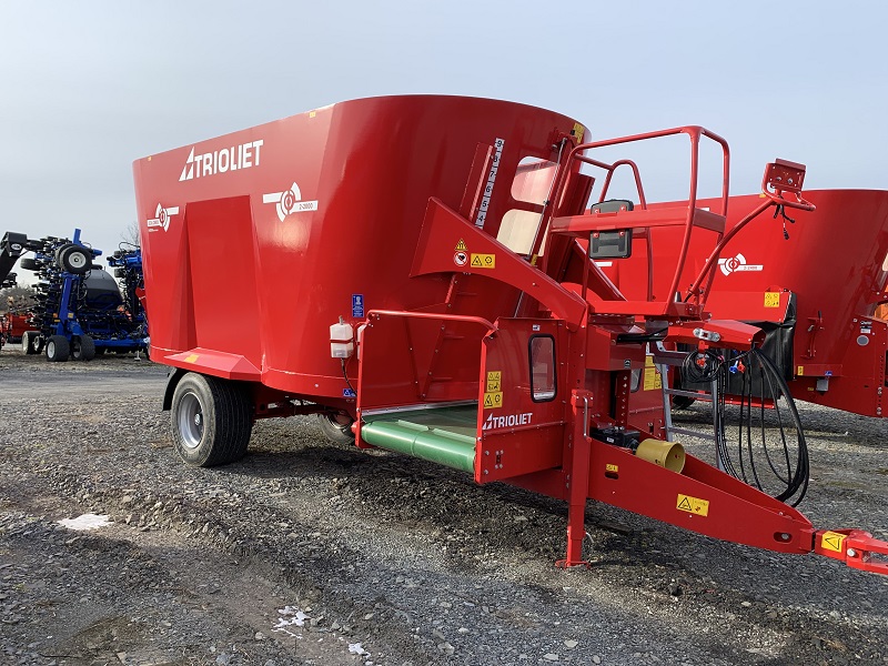 2023 TRIOLIET SOLOMIX 2 2000 VLH-B TMR FEED MIXER