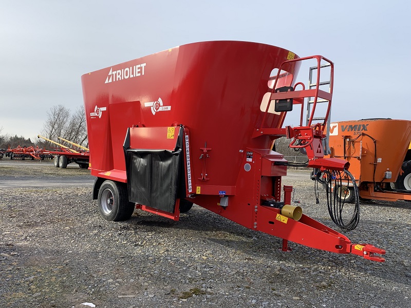 2023 TRIOLIET SOLOMIX 2 2400 ZK TMR FEED MIXER