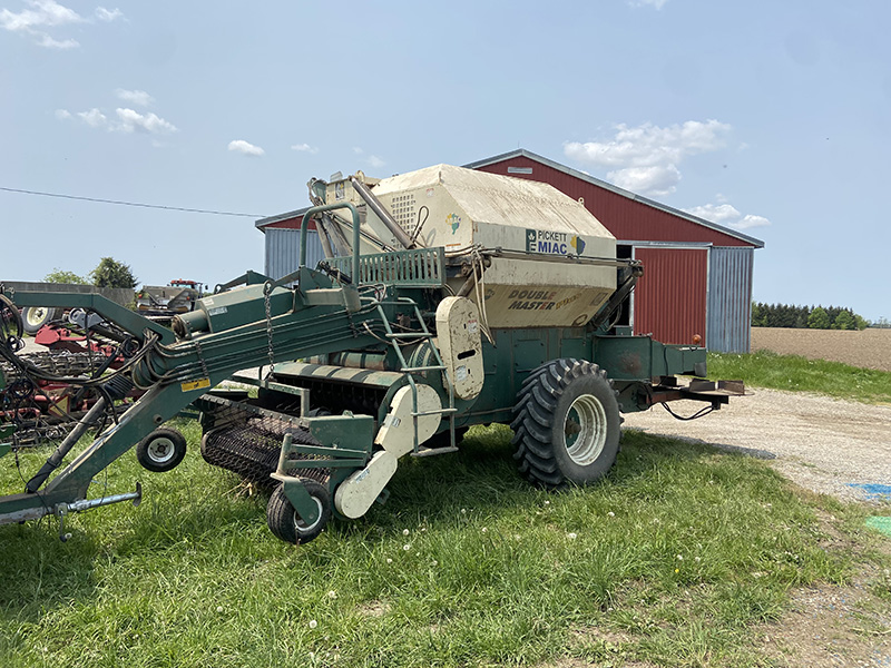 2000 PICKETT DOUBLE MASTER PULL TYPE EDIBLE BEAN COMBINE