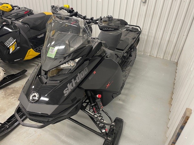 2022 SKI-DOO RENEGADE X-RS WITH COMPETITION PACKAGE SNOWMOBILE