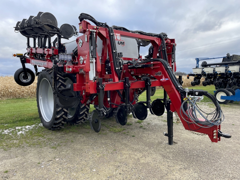 2024 UNVERFERTH NUTRIMAX 2600 LIQUID FERTILIZER APPLICATOR