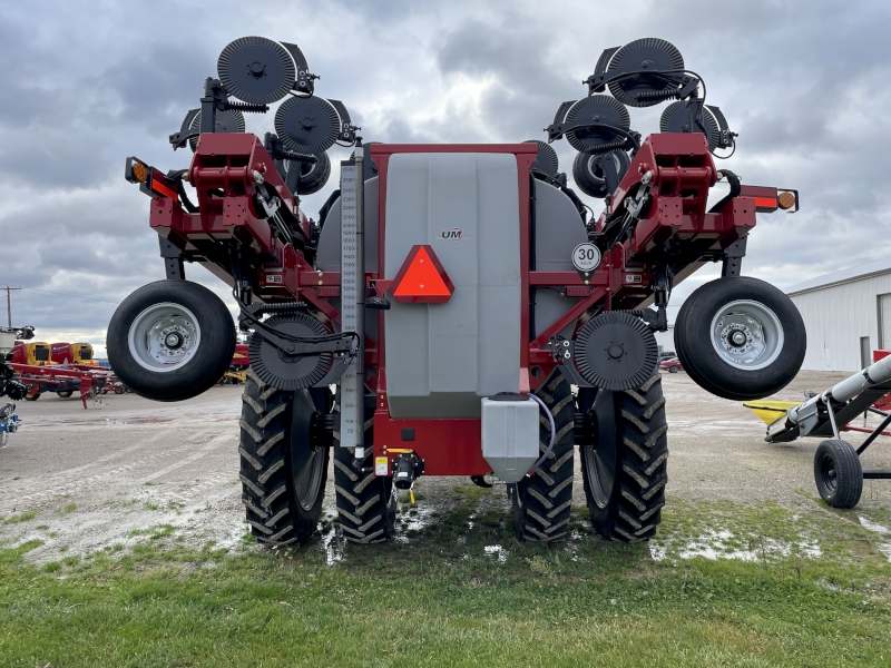 2024 UNVERFERTH NUTRIMAX 2600 LIQUID FERTILIZER APPLICATOR