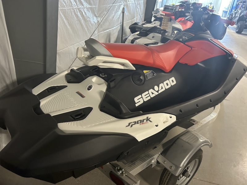 2024 SEA-DOO SPARK TRIXX 3UP PERSONAL WATERCRAFT WITH AUDIO