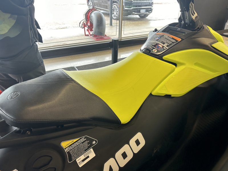 2024 SEA-DOO SPARK TRIXX 1UP PERSONAL WATERCRAFT
