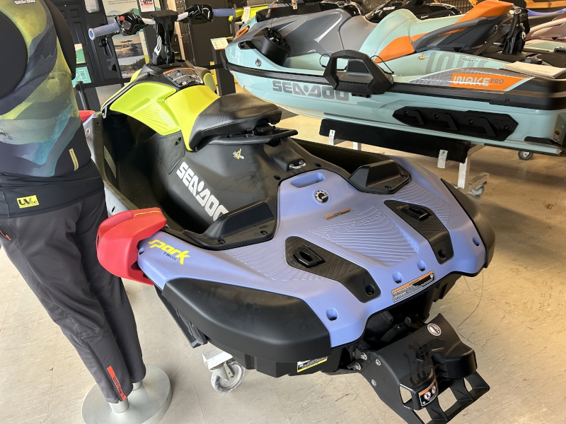 2024 SEA-DOO SPARK TRIXX 1UP PERSONAL WATERCRAFT