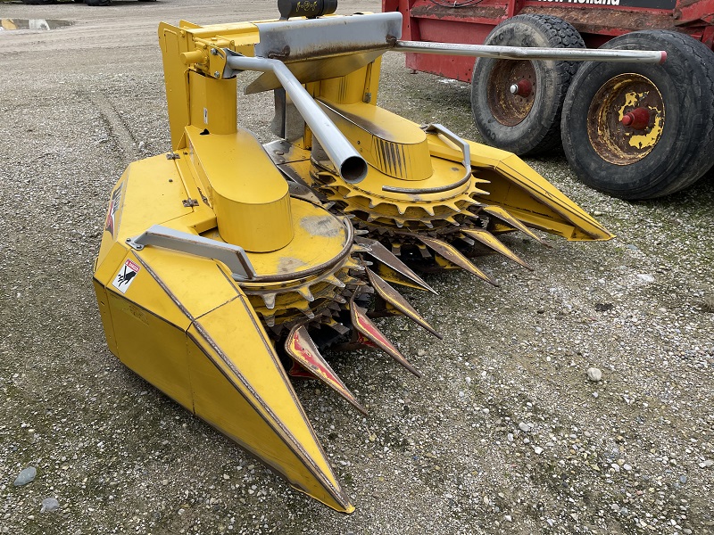 2015 NEW HOLLAND FP240 PULL-TYPE FORAGE HARVESTER WITH 2 HEADS