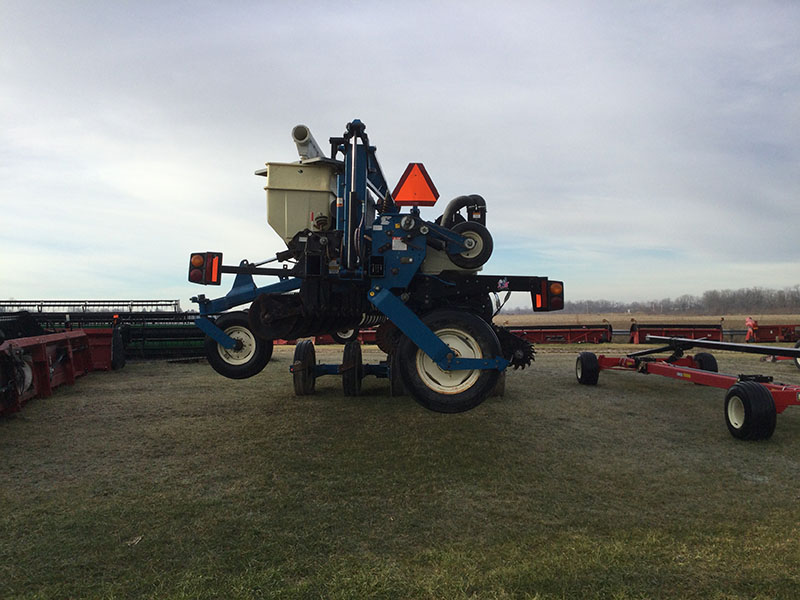 2009 KINZE 3600-16R PLANTER LOADED WITH 2023 TECHNOLOGY
