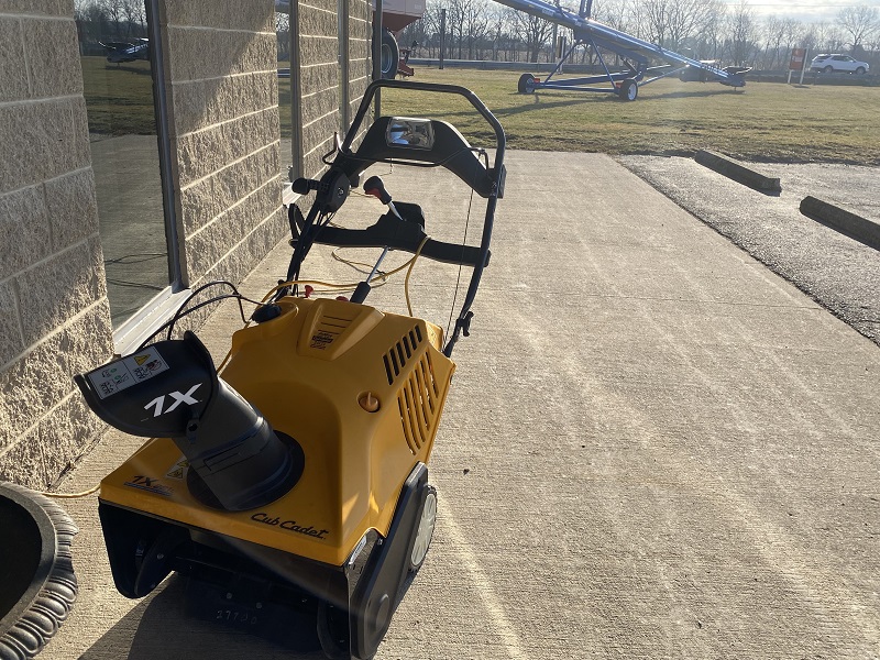 2021 CUB CADET 1x 221 LHP SINGLE STAGE SNOWBLOWER