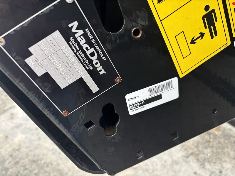 2018 MACDON FD75-45 FLEX DRAPER HEAD WITH CART