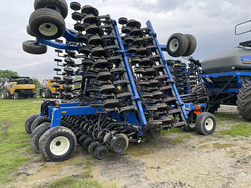 2018 NEW HOLLAND P2350 AIR CART WITH 2017 NEW HOLLAND P2080 AIR DRILL***12 MONTH INTEREST WAIVER***