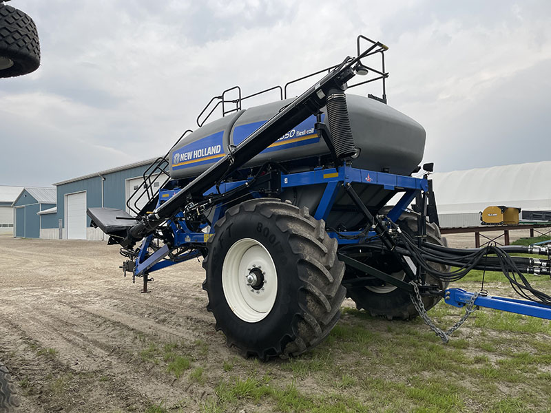 2018 NEW HOLLAND P2350 AIR CART WITH 2017 NEW HOLLAND P2080 AIR DRILL***12 MONTH INTEREST WAIVER***