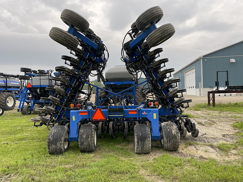 2018 NEW HOLLAND P2350 AIR CART WITH 2017 NEW HOLLAND P2080 AIR DRILL***12 MONTH INTEREST WAIVER***