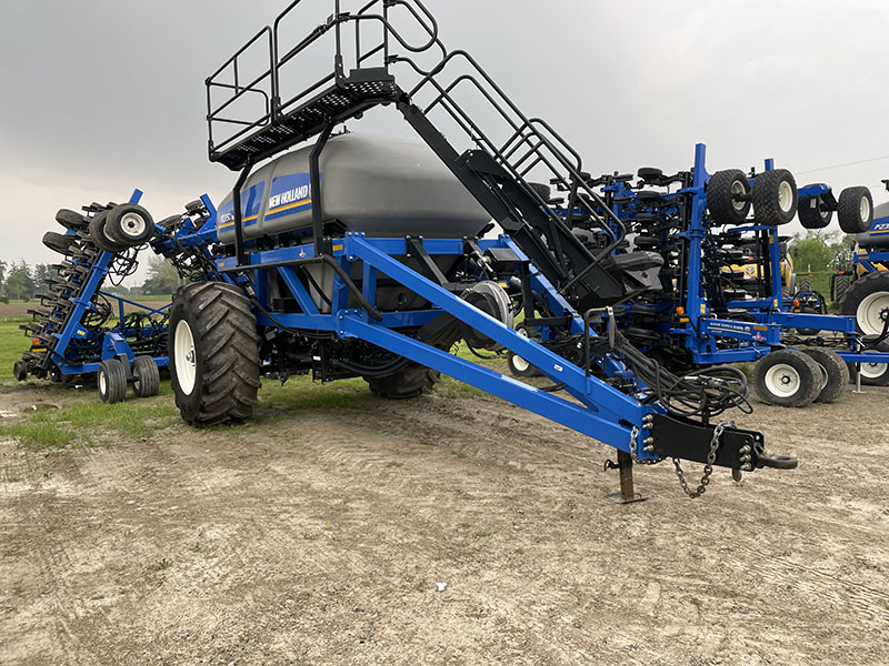 2018 NEW HOLLAND P2350 AIR CART WITH 2017 NEW HOLLAND P2080 AIR DRILL***12 MONTH INTEREST WAIVER***