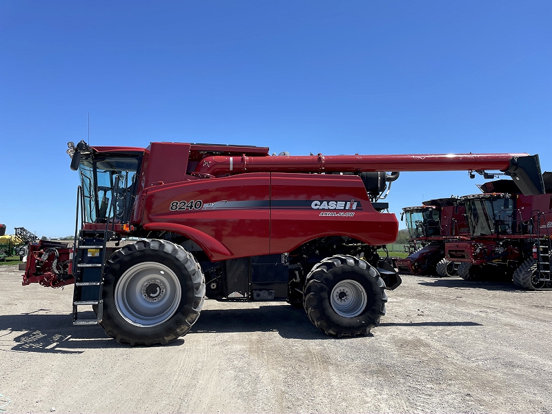 2017 CASE IH 8240 AXIAL-FLOW COMBINE