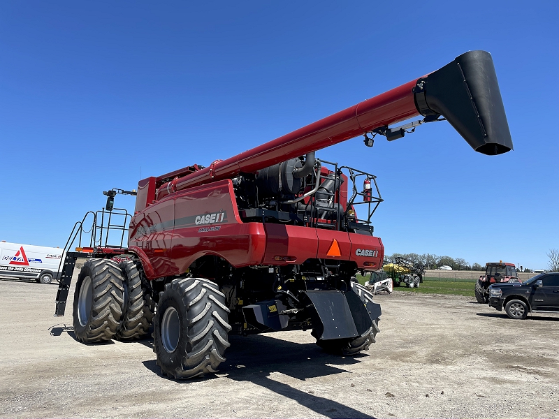 2017 CASE IH 8240 AXIAL-FLOW COMBINE