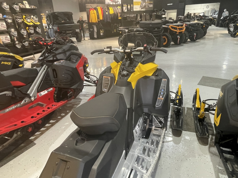 Snowmobiles  2025 SKI-DOO MXZ SPORT 137 600 EFI SNOWMOBILE Photo