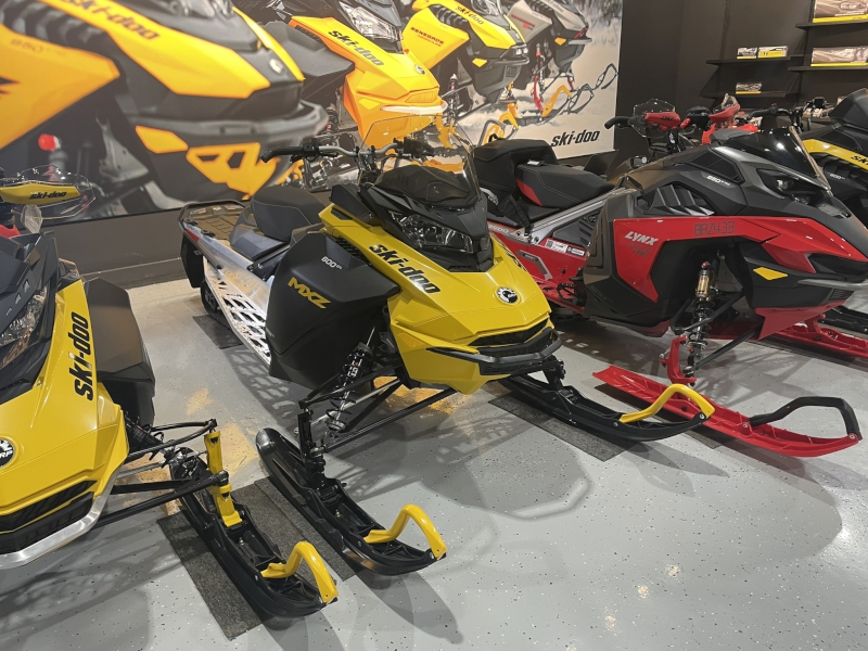 2025 SKI-DOO MXZ SPORT 137 600 EFI SNOWMOBILE