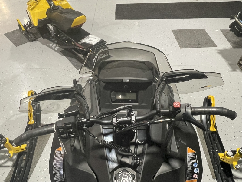 Snowmobiles  2025 SKI-DOO BACKCOUNTRY ADRENALINE 850 E-TEC  SNOWMOBILE Photo