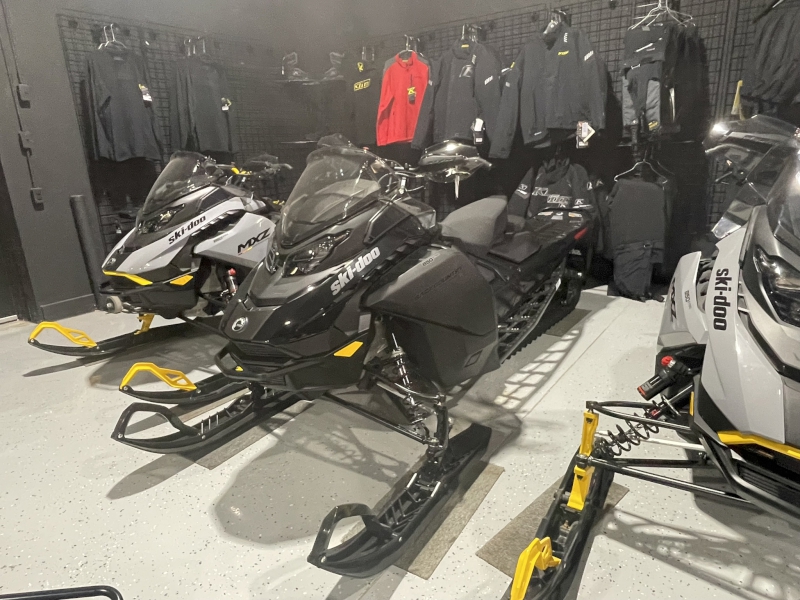 Snowmobiles  2025 SKI-DOO BACKCOUNTRY ADRENALINE 850 E-TEC  SNOWMOBILE Photo