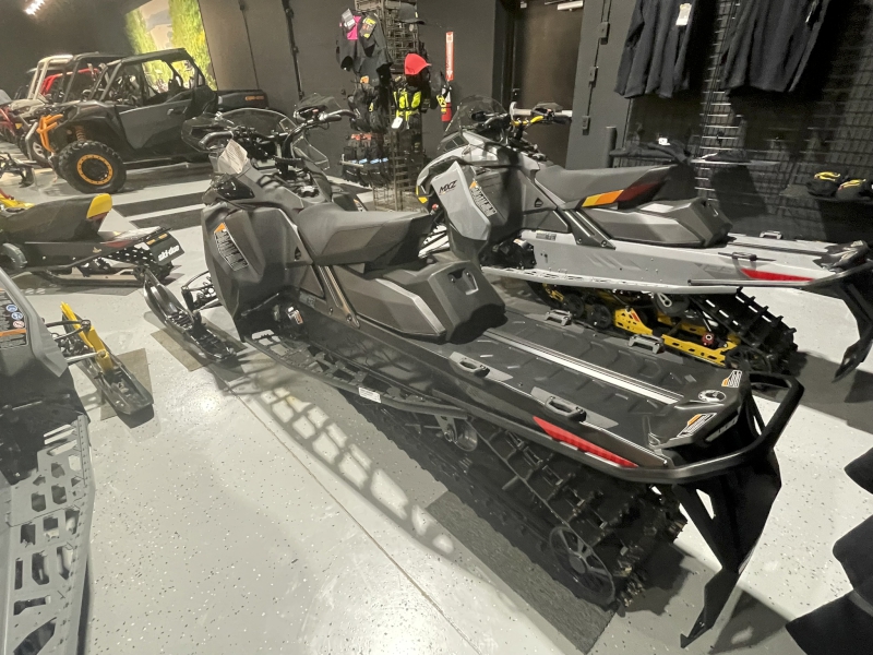 Snowmobiles  2025 SKI-DOO BACKCOUNTRY ADRENALINE 850 E-TEC  SNOWMOBILE Photo