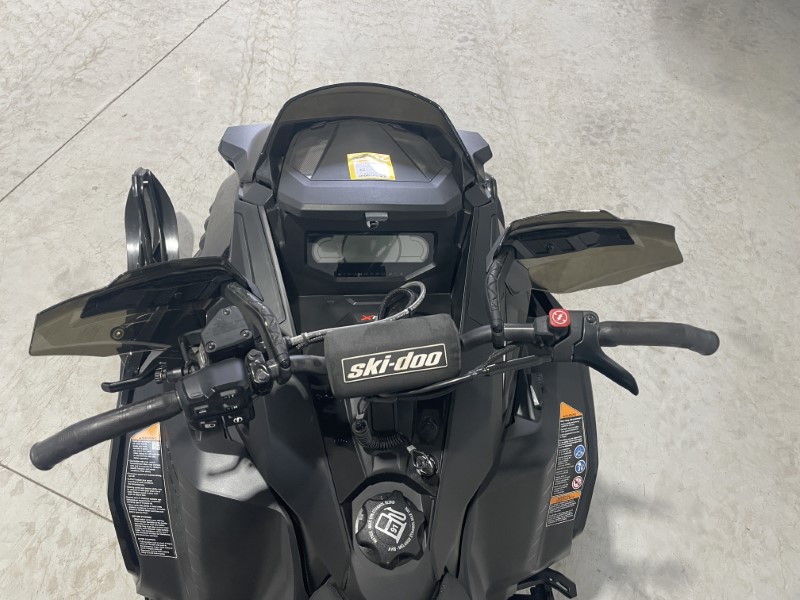 Snowmobiles  2025 SKI-DOO MXZ XRS 850 E-TEC SNOWMOBILE Photo