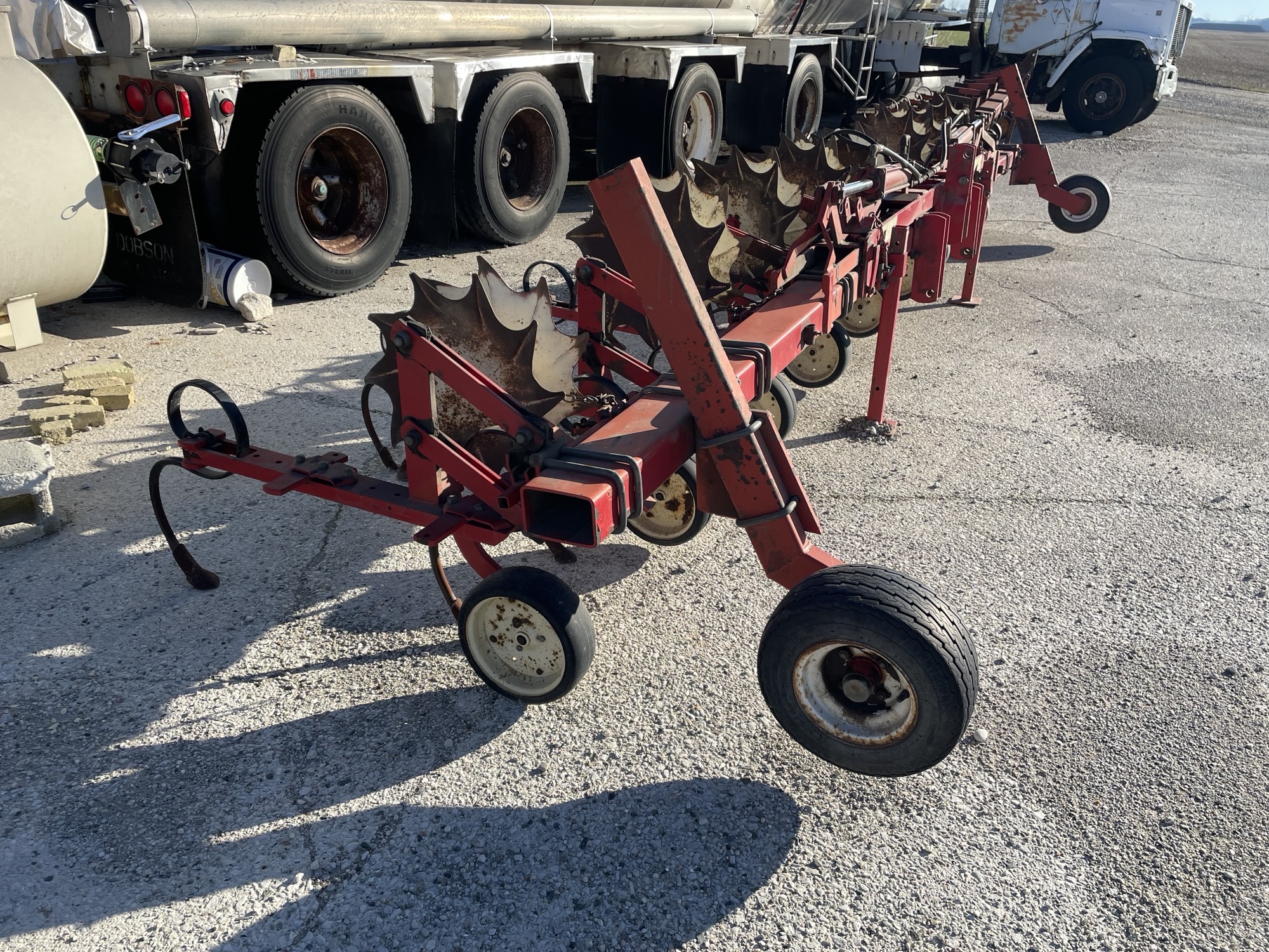 KONGSKILDE 8 ROW CROP CULTIVATOR SCUFFLER