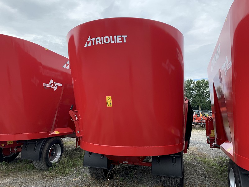 2024 TRIOLIET SOLOMIX 2 2000 ZK TMR FEED MIXER