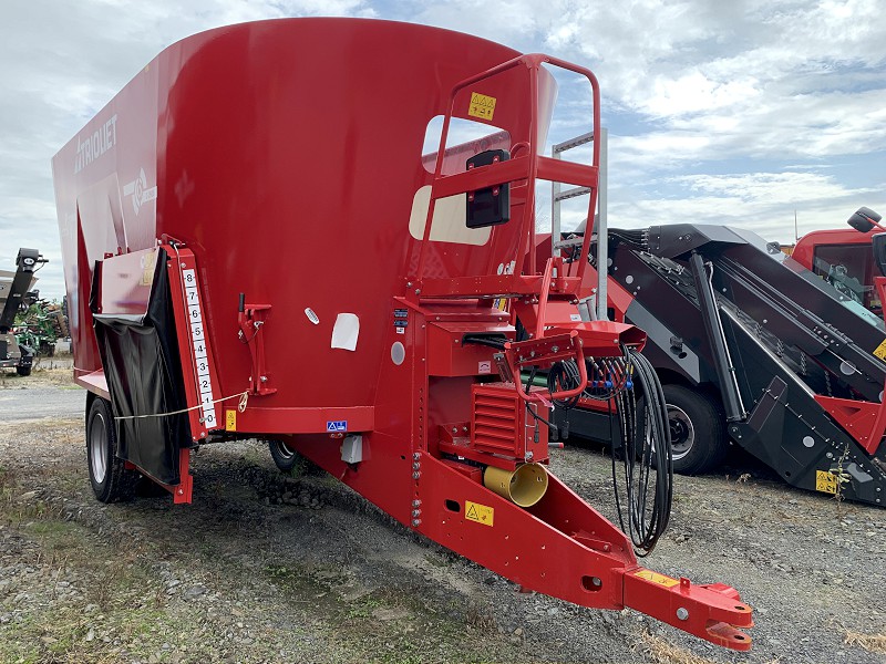 2024 TRIOLIET SOLOMIX 2 2600 ZK TMR FEED MIXER