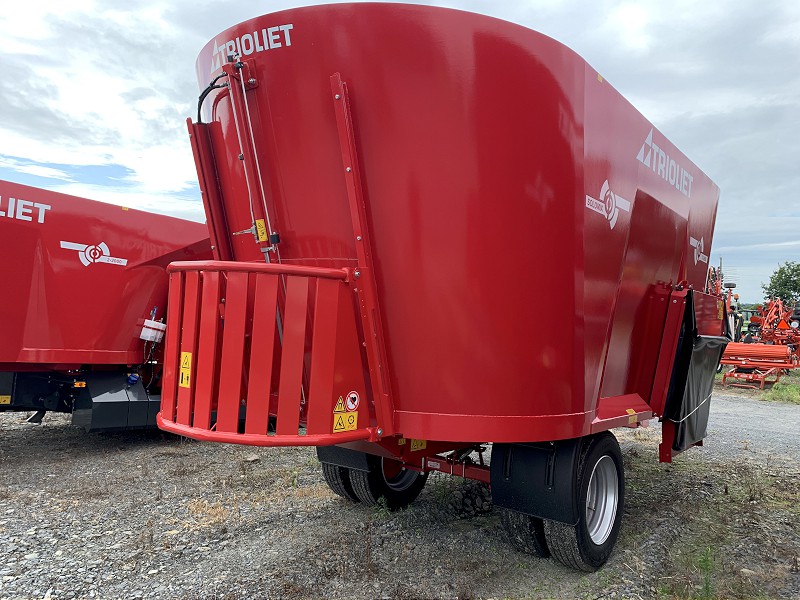 2024 TRIOLIET SOLOMIX 2 2600 ZK TMR FEED MIXER