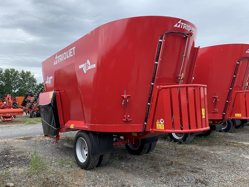 2024 TRIOLIET SOLOMIX 2 2600 ZK TMR FEED MIXER