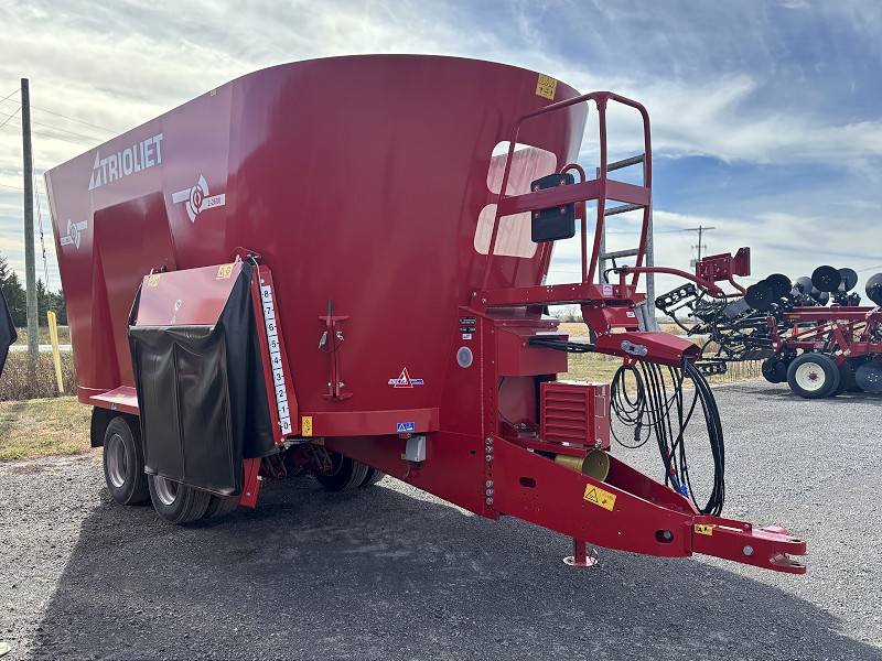 2024 TRIOLIET SOLOMIX 2 2600 ZK-T TMR FEED MIXER
