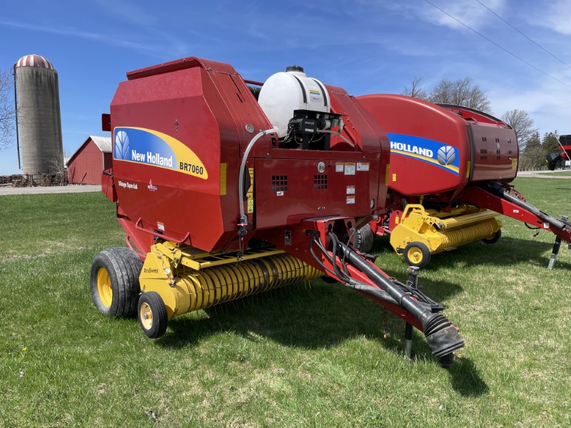 2009 NEW HOLLAND BR7060 ROUND BALER