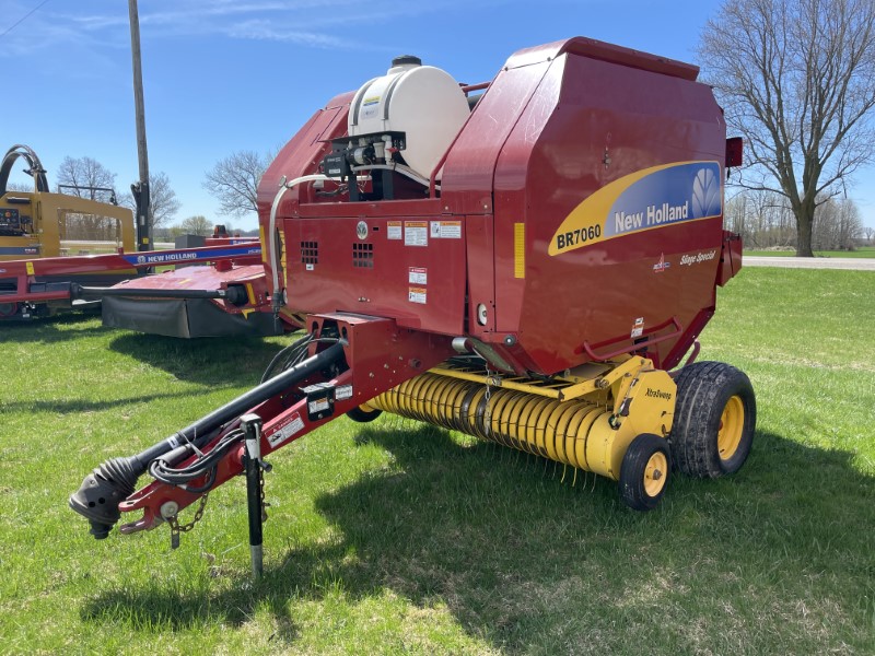 2009 NEW HOLLAND BR7060 ROUND BALER