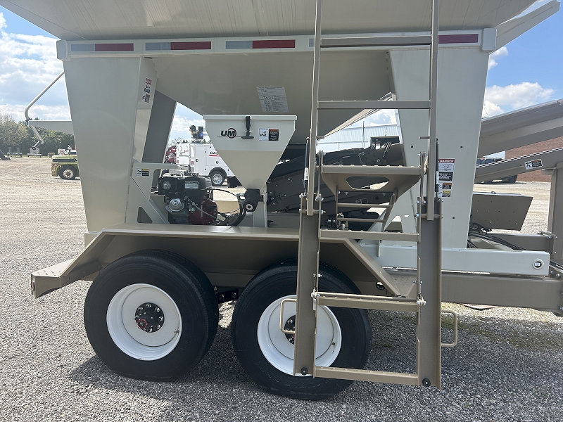 2025 UNVERFERTH 3955DXL SEED TENDER