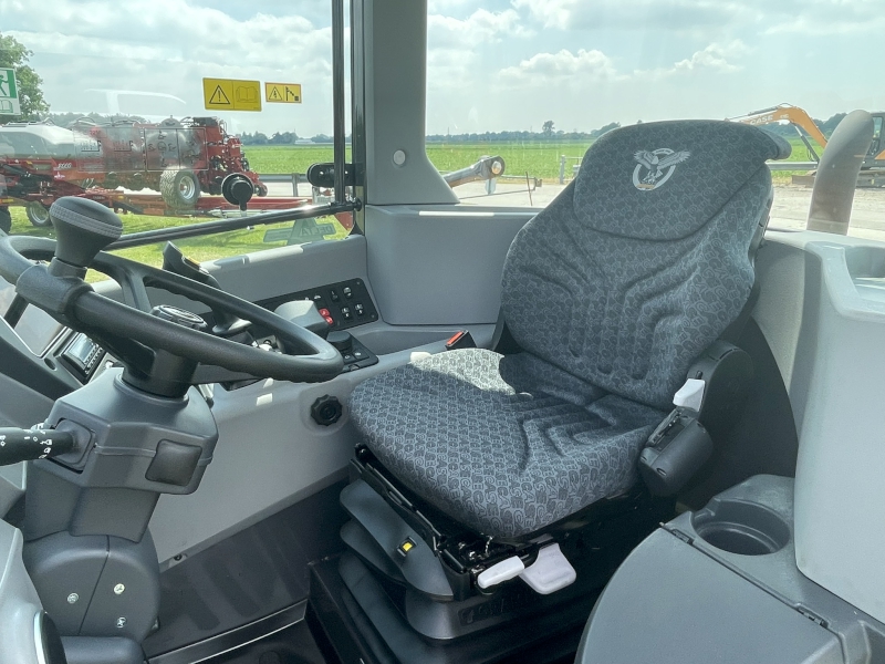 2025 CASE 221F Z-BAR COMPACT WHEEL LOADER