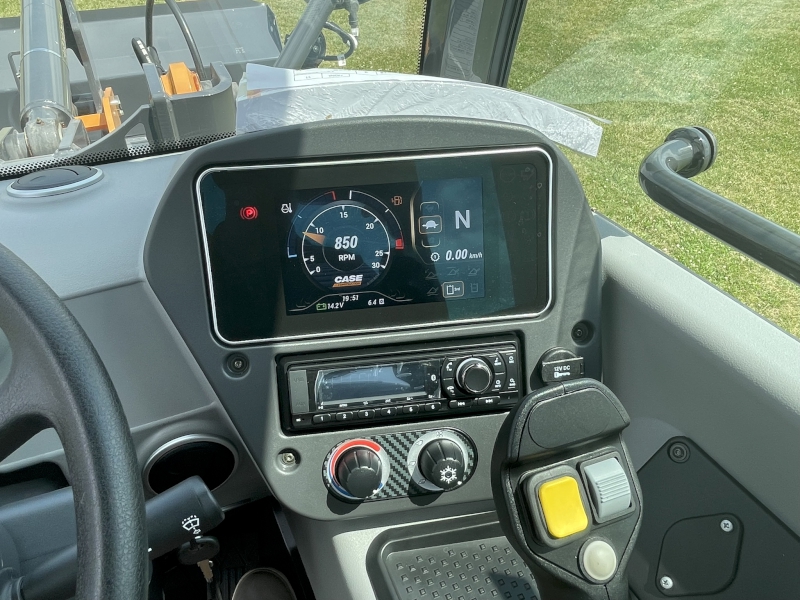 2025 CASE 221F Z-BAR COMPACT WHEEL LOADER