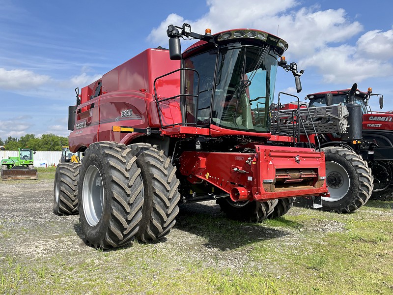 2023 CASE IH 8250 COMBINE
