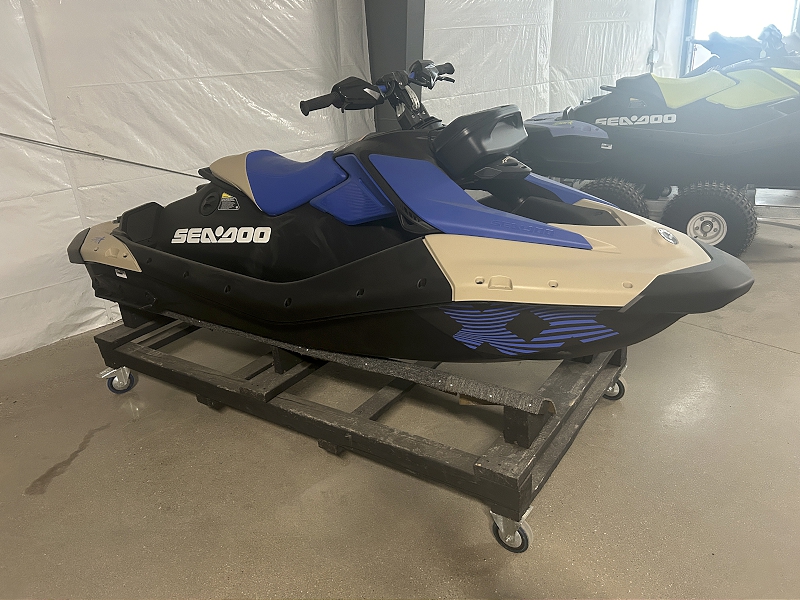 2025 SEA-DOO SPARK TRIXX 1UP PERSONAL WATERCRAFT WITH SOUND