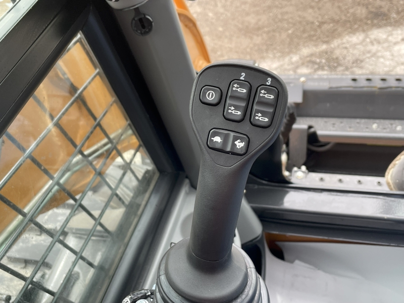 2025 CASE SV185B SKID STEER LOADER