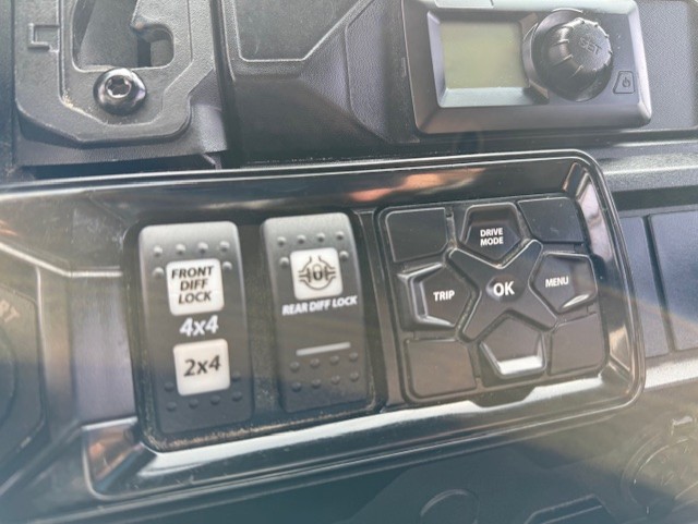 2025 CAN-AM DEFENDER MAX LIMITED HD10 SIDE BY SIDE