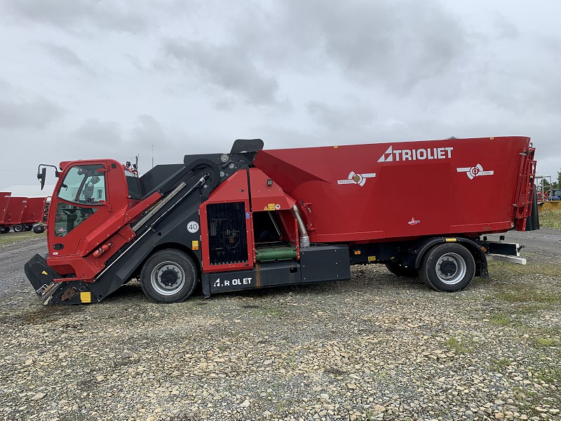 2022 TRIOLIET TRIOTRAC II 2000VL SELF-PROPELLED TMR FEED MIXER